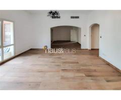 Large Private Pool | Upgraded | Lanscaped Garden |