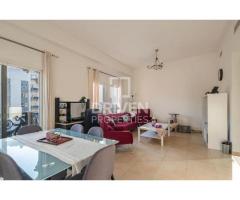 Well Kept Bright Unit | Spacious | VOT