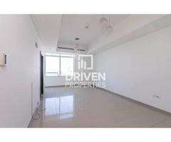 Bright Huge Apt with Stunning Sea View