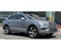 Bentayga signature 2019 with 32,000km GCC Under warranty