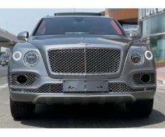 Bentayga signature 2019 with 32,000km GCC Under warranty