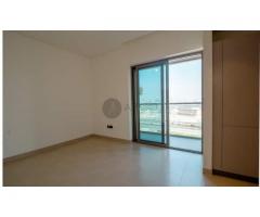 Burj Khalifa View | Premium Amenities | Mid Floor