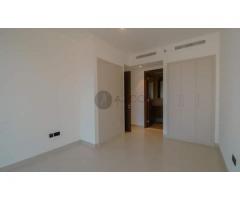 Burj Khalifa View | Premium Amenities | Mid Floor